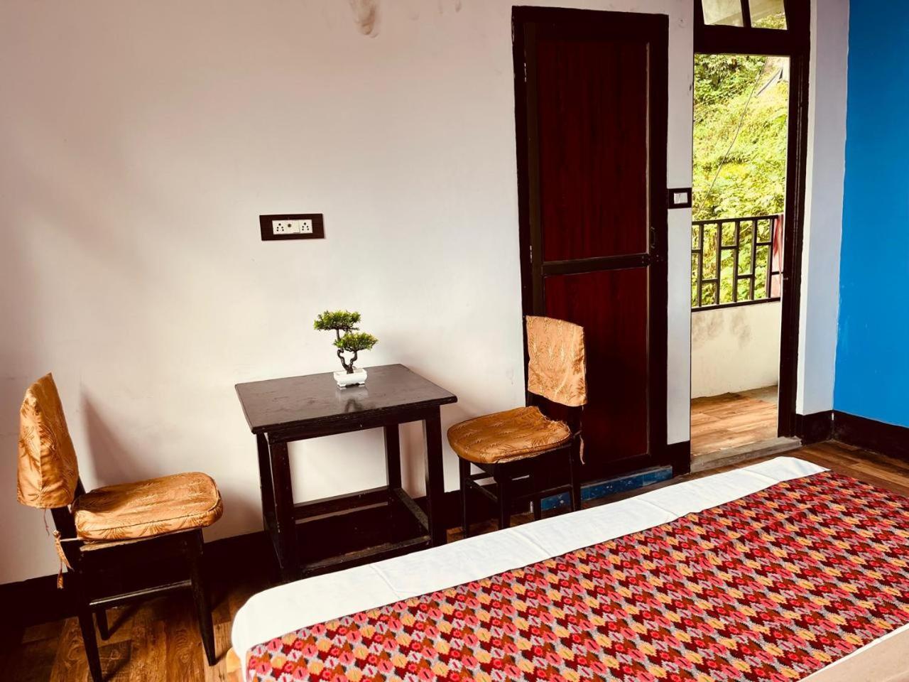 Forest Lodge - 80 Mts From Mall Road Darjeeling  Exterior foto