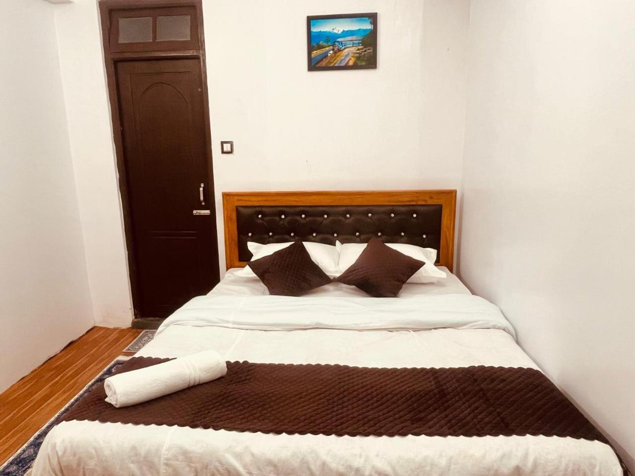 Forest Lodge - 80 Mts From Mall Road Darjeeling  Exterior foto
