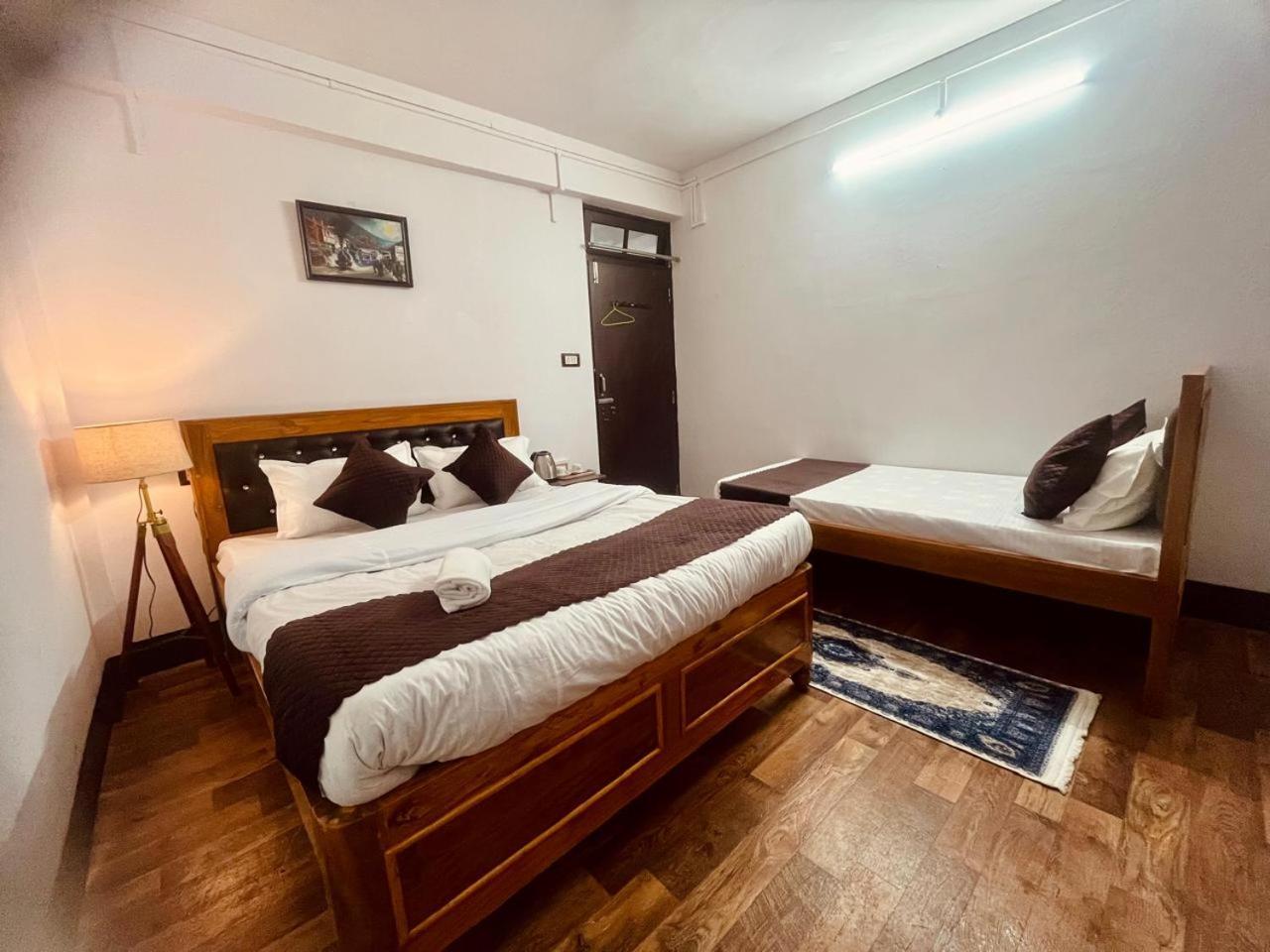 Forest Lodge - 80 Mts From Mall Road Darjeeling  Exterior foto