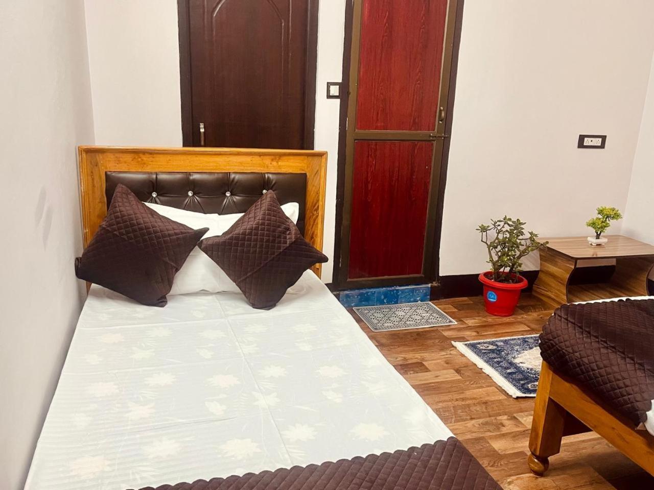 Forest Lodge - 80 Mts From Mall Road Darjeeling  Exterior foto